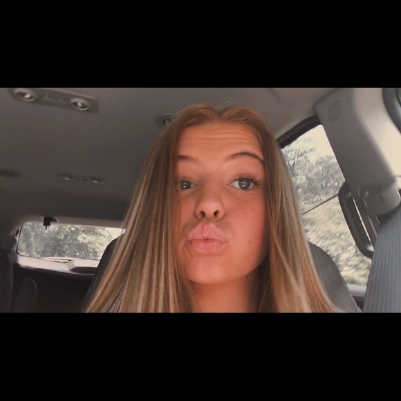 Profile Picture of Virginia Fraley (@virginia_fraley) on Poshmark