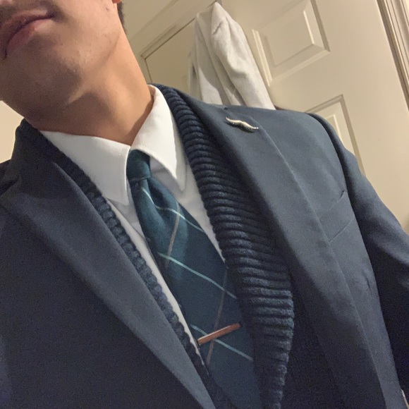 Profile Picture of Joseph Vargo (@jvnoob024) on Poshmark