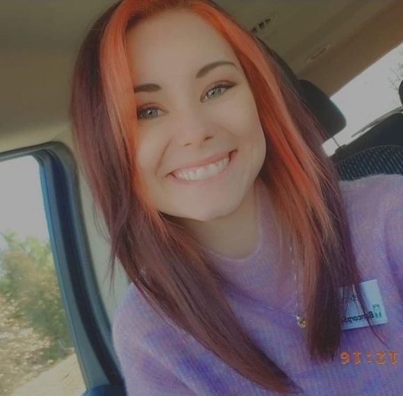 Profile Picture of Rebecca Beutel (@rebeccajbeutel) on Poshmark