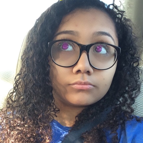 Profile Picture of Daniela Rocha (@danidaniielar) on Poshmark