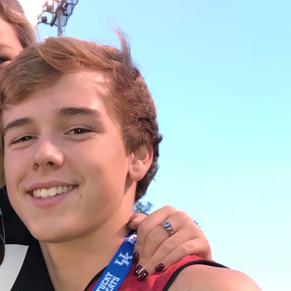 Profile Picture of John Killingsworth (@iohnkwort) on Poshmark