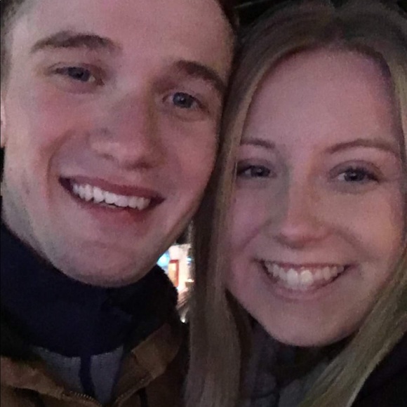 Profile Picture of Alexis Lashley (@alexis_katelyn) on Poshmark