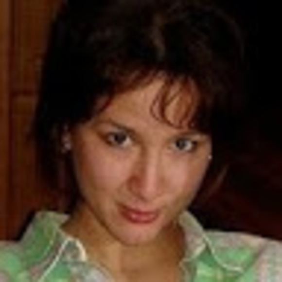 Profile Picture of Nika Gugel (@sharingood) on Poshmark