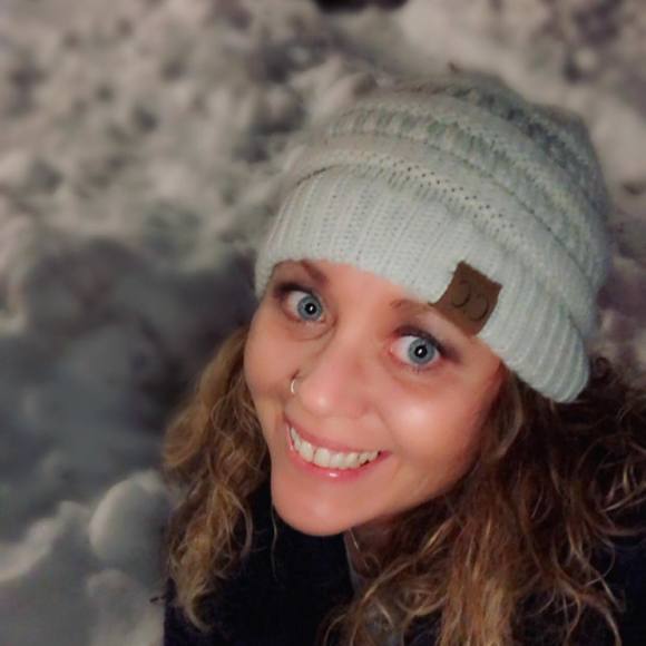 Profile Picture of Megan Longest (@jmegan) on Poshmark