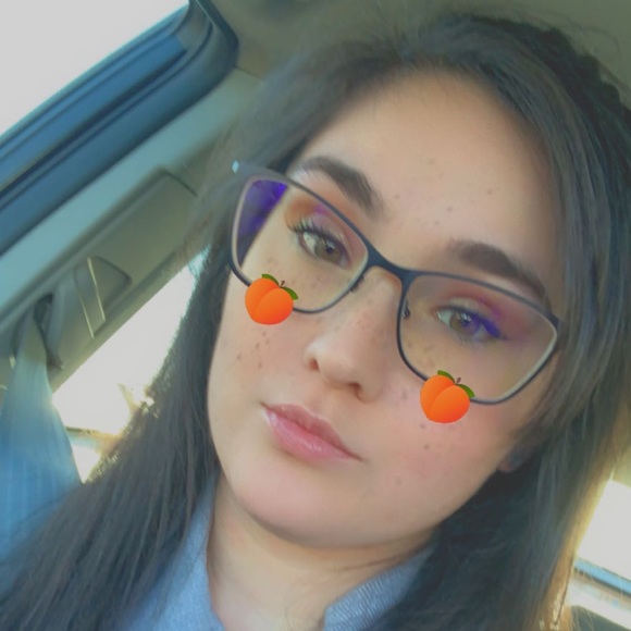 Profile Picture of Katelin Mcosker (@katelinm444) on Poshmark