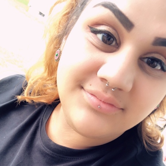 Profile Picture of Angelica Soeby-reyes (@angelicasoeb958) on Poshmark