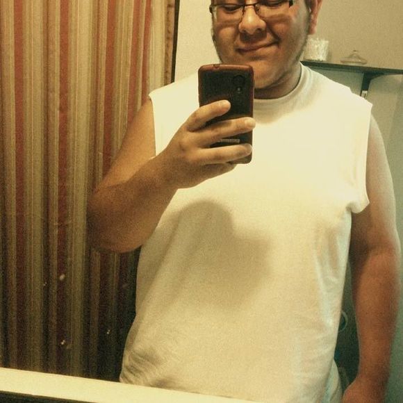 Profile Picture of Hugo Pacheco (@juicyeyedea) on Poshmark