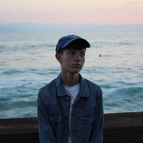 Profile Picture of Josh Wallin (@joshwallin) on Poshmark