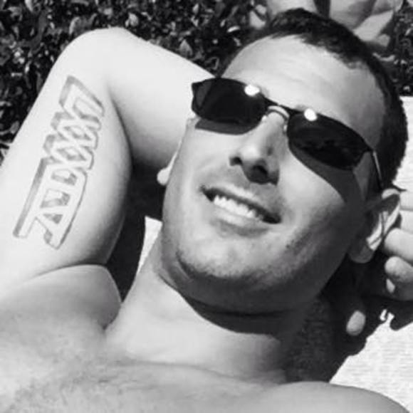 Profile Picture of Chris Meyers (@chrisjmeyers101) on Poshmark