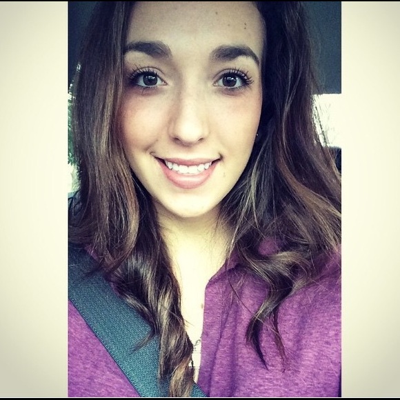 Profile Picture of Michaela Pollaro (@michaelapollaro) on Poshmark