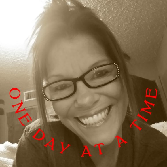 Profile Picture of Reyann Kilfoyle (@reyannkilfoyle) on Poshmark