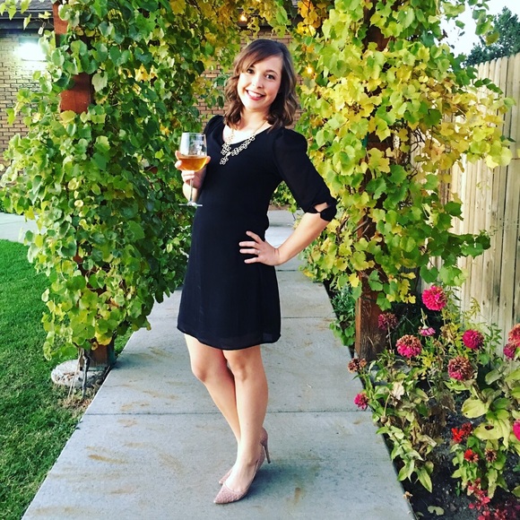 Profile Picture of Carly Swanson (@cscouton) on Poshmark