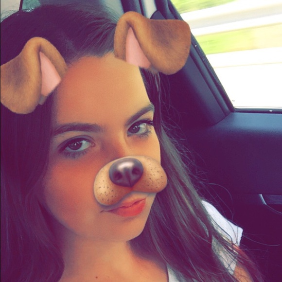 Profile Picture of Shaden Foster (@glitterqueen126) on Poshmark