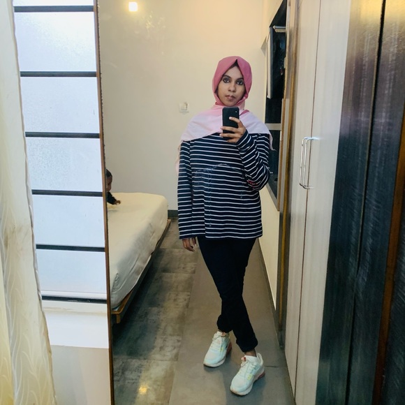 Profile Picture of Bisna Kasim (@biszna) on Poshmark