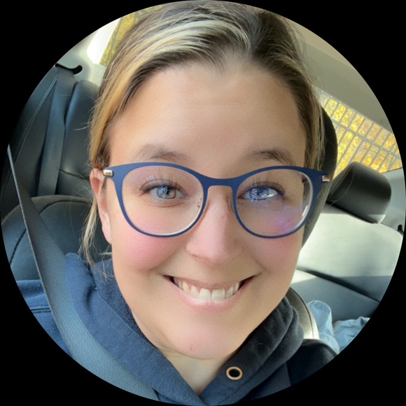 Nicole Taschler - Poshmark Profile Picture of Nicole Taschler (@colipoli2) on Poshmark