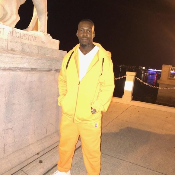 Profile Picture of Timothy Wilcher (@timothywilcher) on Poshmark