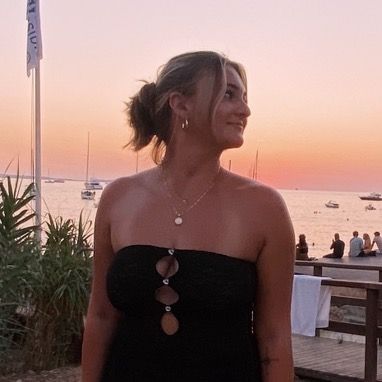 Profile Picture of jessi (@jessibroadwater) on Tiktok