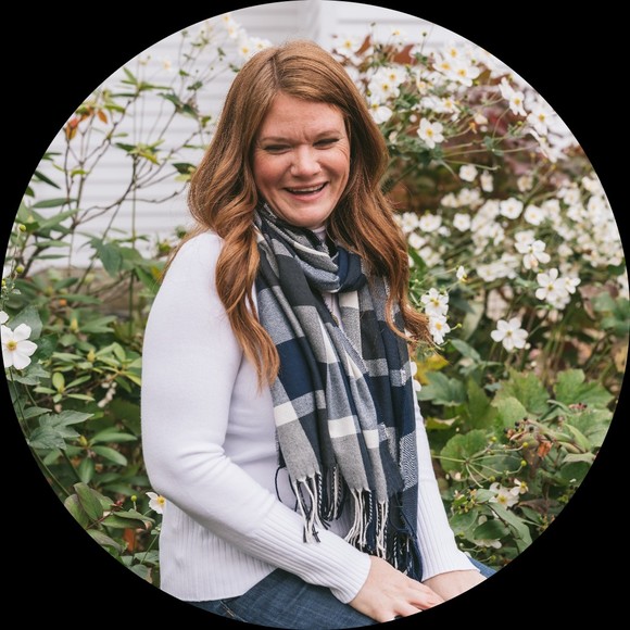 Profile Picture of Elizabeth Michaud (@lizgolf81) on Poshmark