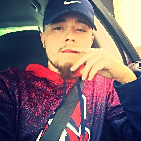 Profile Picture of David Pratt (@dpratt1313) on Poshmark