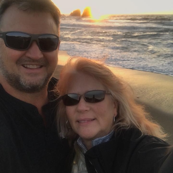 Profile Picture of Lori Omtvedt (@loriomtvedt) on Poshmark