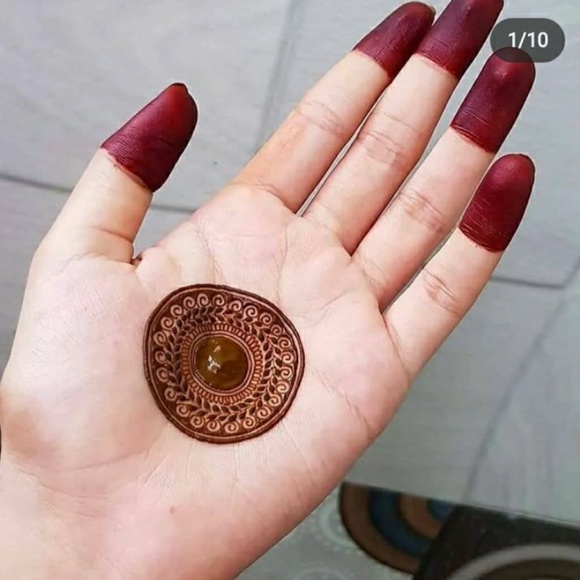 Profile Picture of Sajida Khan (@8094859500) on Poshmark