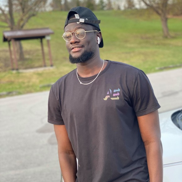 Profile Picture of Chérif Sylla (@cherifnar) on Poshmark