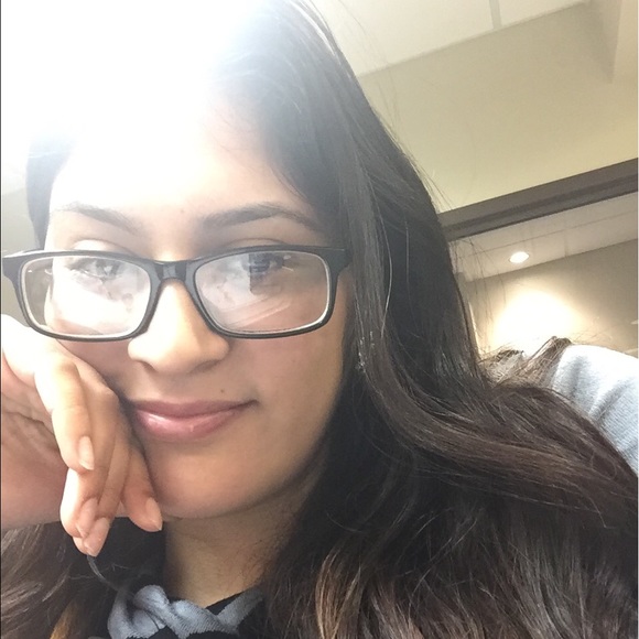 Marcella Canfora - Poshmark Profile Picture of Marcella Canfora (@lvecella) on Poshmark