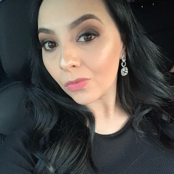Profile Picture of Krystal Melendez (@kryss87800) on Poshmark