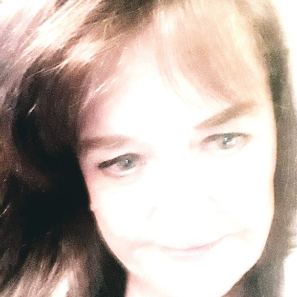 Profile Picture of Rhonda Ringdahl (@rhondaring4200) on Poshmark