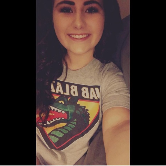 Profile Picture of Amber Hayes (@amber_hayes14) on Poshmark