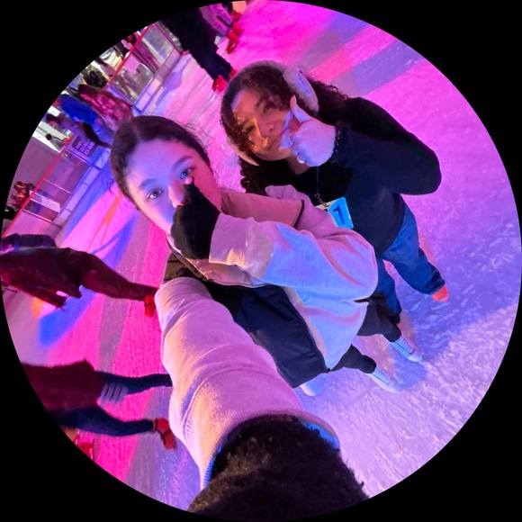 Profile Picture of Sarah Cockerell (@sccockerell) on Poshmark