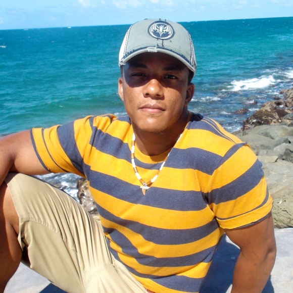 Profile Picture of James Bethea (@hammerfly86) on Poshmark