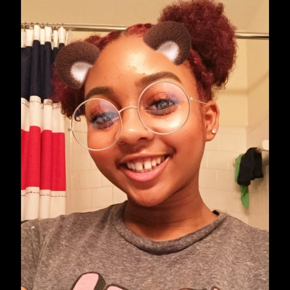 Profile Picture of Nadajah Woodley (@nadajahh) on Poshmark