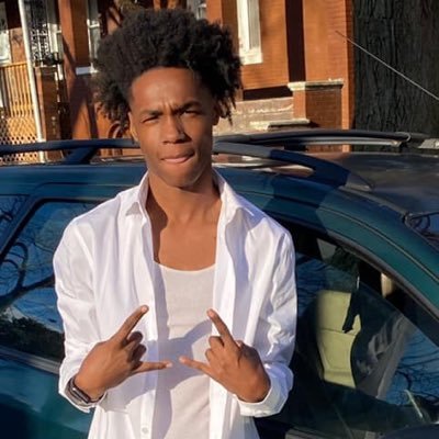 Profile Picture of Lawrence Glover (@cantguardlj) on Twitter