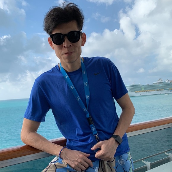 Profile Picture of Jay Zhao (@jayzhao0401) on Poshmark