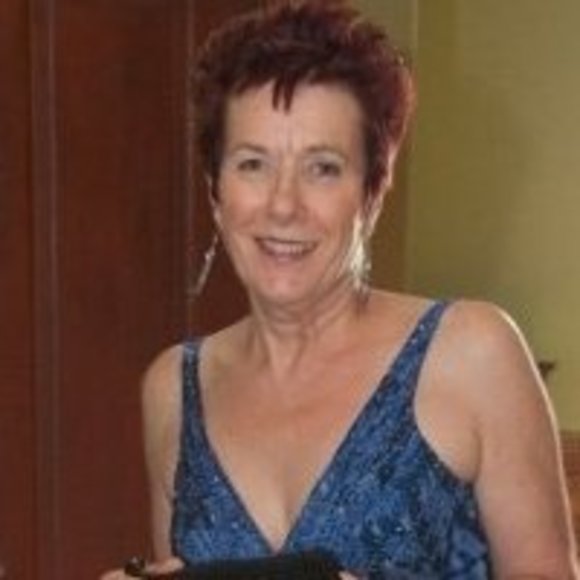 Profile Picture of Susan Heinzelman (@susanheinzelman) on Poshmark