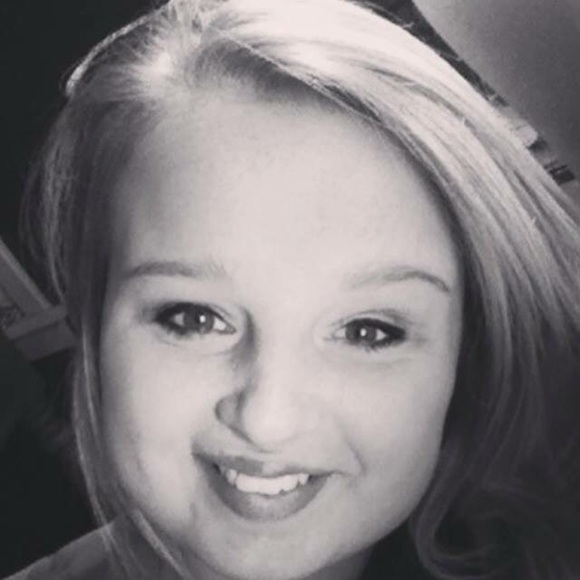 Profile Picture of Jessica Kirby (@jesskirby32) on Poshmark