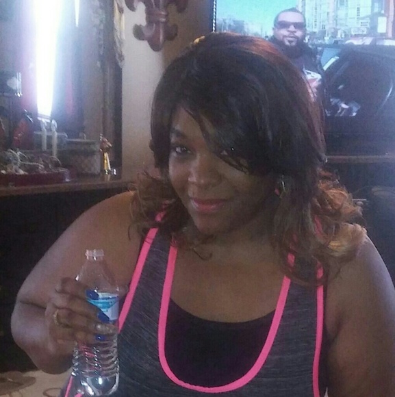 Profile Picture of Yvette Brown (@yvettebethea) on Poshmark