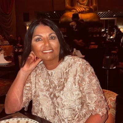 Profile Picture of Janette Healey - The Azure Traveller (@AphroditeExpert) on Twitter