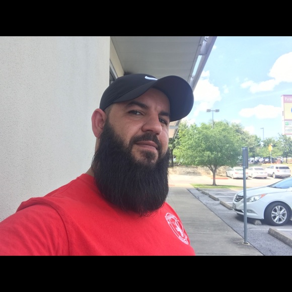 Profile Picture of Bassam Al daffaie (@kingdom1983) on Poshmark