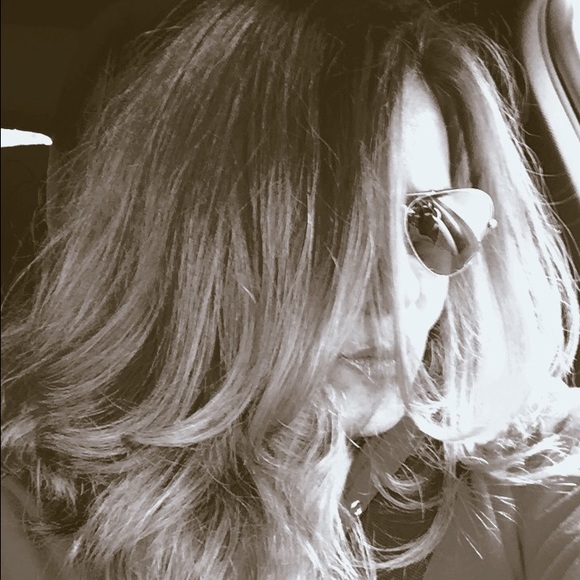 Profile Picture of Mariella Milioto (@mariellamil) on Poshmark