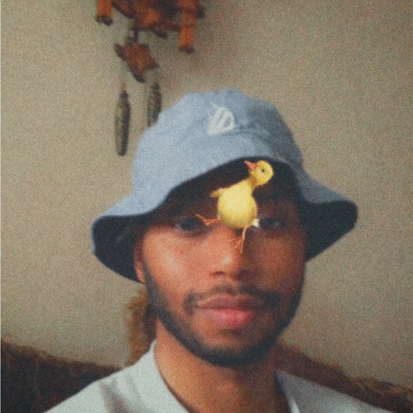 Profile Picture of Stephen Reynolds (@reynolds924) on Poshmark