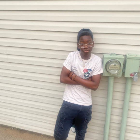 Profile Picture of Sylvester Williams (@sylvesterwil780) on Poshmark