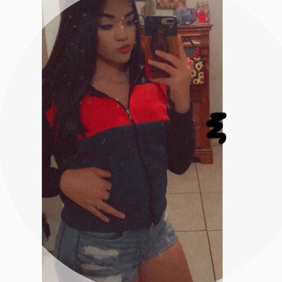 Profile Picture of Giselle Sanchez (@gisellesanch672) on Poshmark