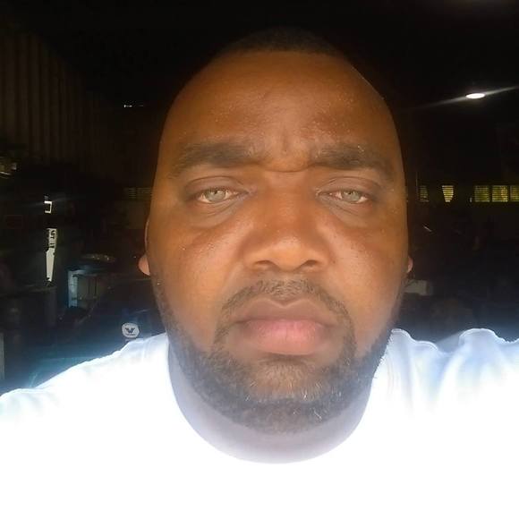 Profile Picture of Steve Loadholt (@steveloadholt) on Poshmark