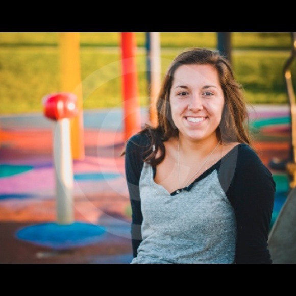 Profile Picture of Julia Morse (@juliamorse6) on Poshmark