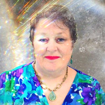 Profile Picture of Leesa Ellis (@LeesaLovesAngel) on Twitter