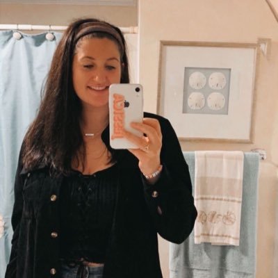 Profile Picture of Jess Buckley (@jessbuckkkkk) on Twitter