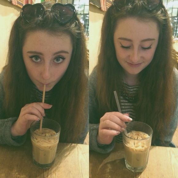 Profile Picture of Hazel Day (@hazelolol) on Poshmark