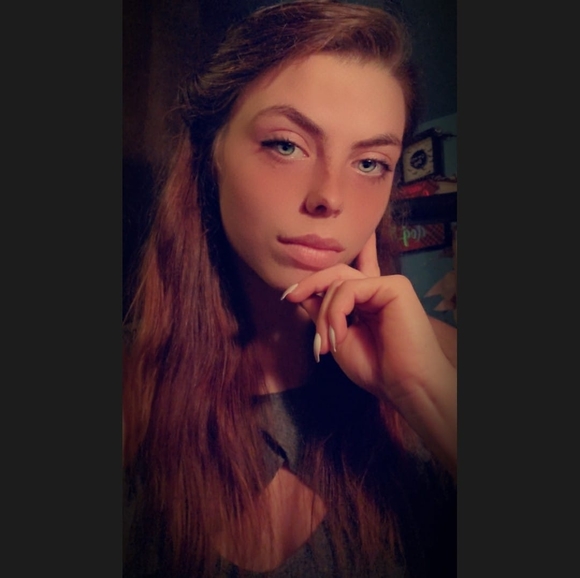 Profile Picture of Samantha Laird (@rachandjer12904) on Poshmark